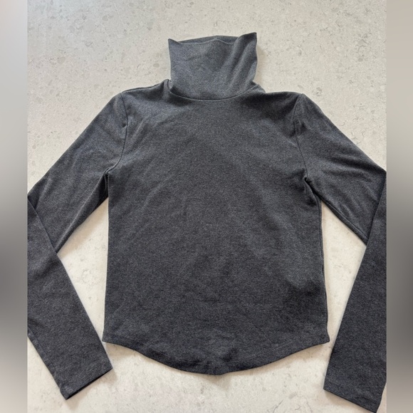 Aritzia Sunday Best Charcoal Turtleneck long sleeve top women’s size Small - Picture 3 of 8